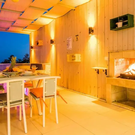 Seaview 2 Bedroom - 1134