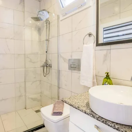 Seaview 2 Bedroom - 1134